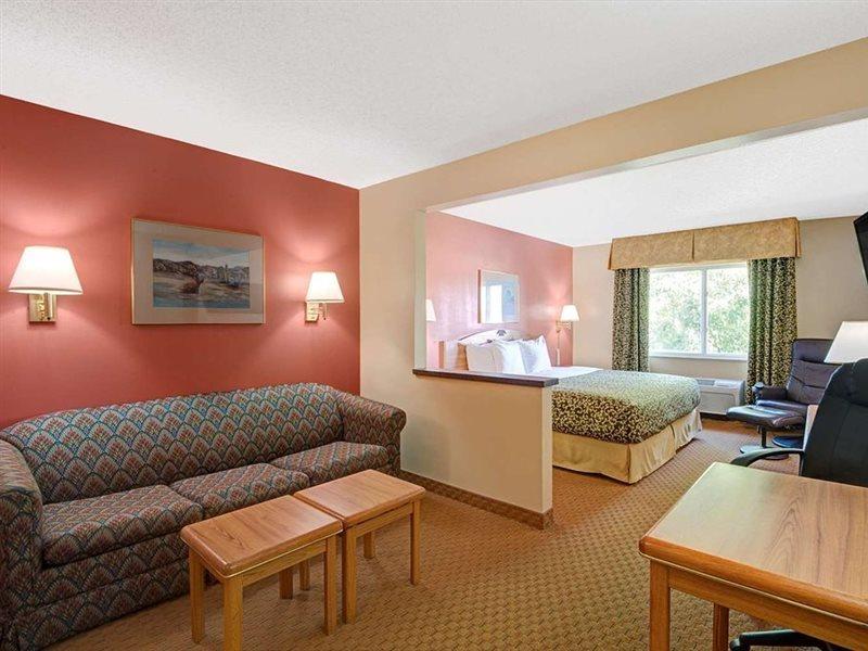 Days Inn&Suites by Wyndham Airport Albuquerque Extérieur photo